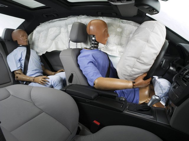 como funcionan los airbags y los cinturones de seguridad durante un siniestro, autodo